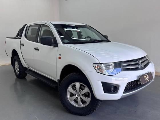 MITSUBISHI L200 TRITON 3.2 GLX 4X4 CD 16V TURBO INTERCOLER DIESEL 4P MANUAL